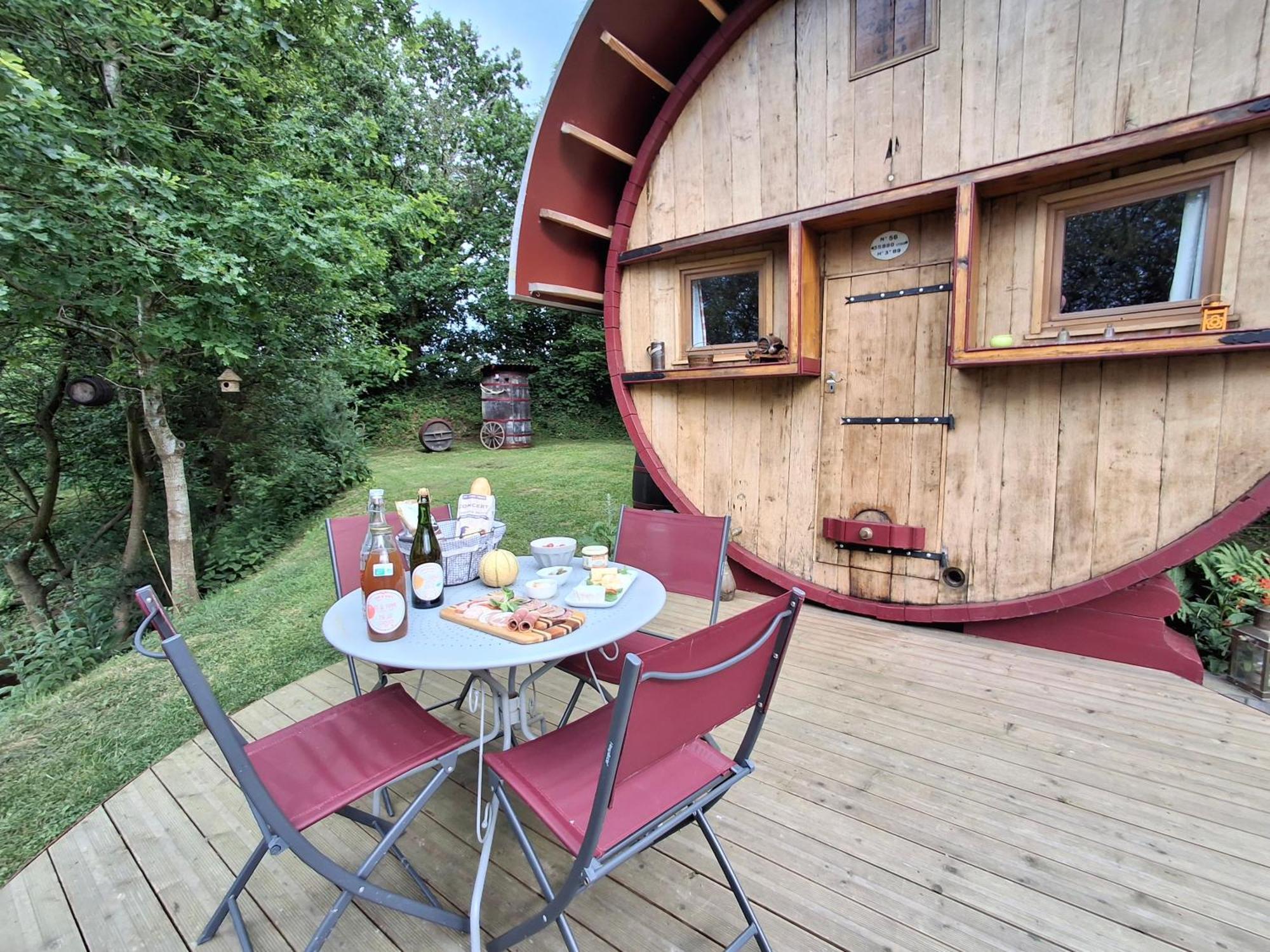 L'Authentique Tonneau A Cidre D'Emma Villa Litteau Luaran gambar